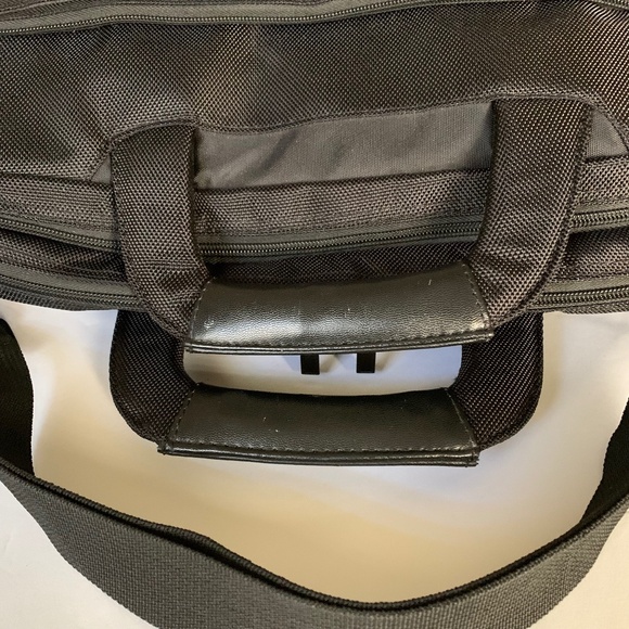 Targus Soft Port Meridian II Laptop Case NWOT - Picture 4 of 9